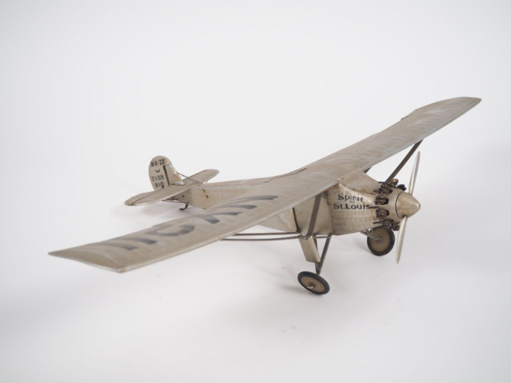 Reproduction du Spirit of St Louis.  Dim. 9 x 49 x 30 cm
