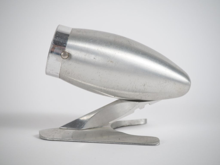 Montre SILCO, mécanisme dans un boitier en forme de réacteur.  Dim. 8 