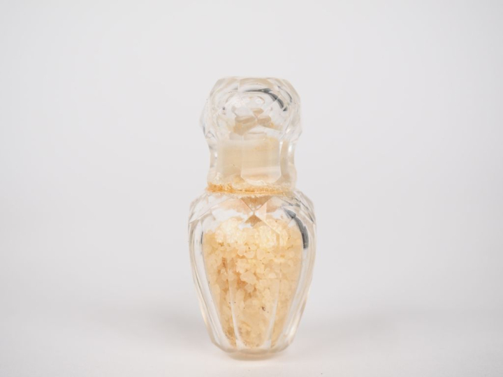 Tabatière XIXème en écaille à décor d'une plaque d'ivoire gravée à l'e