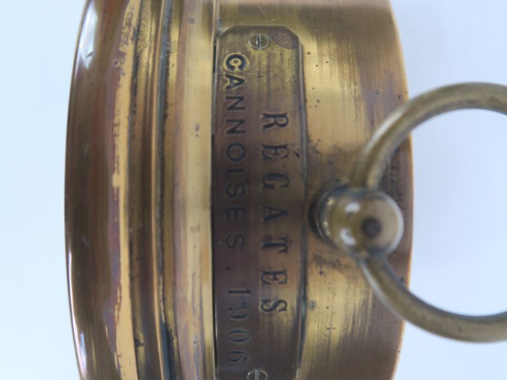 Baromètre anéroide en laiton, Manufacture Léon MAXANT. Porte une plaqu
