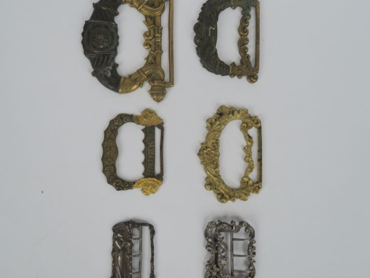 6 différentes boucles de ceinture XIXème-début XXème en bronze, bronze