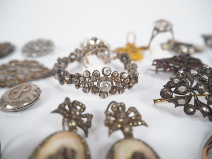 Ensemble de bijoux fantaisie Napoléon III en argent, métal argenté, st