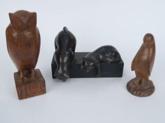 Vente aux enchères Ecole française Xxème. "les chatons". Groupe en régule sur un socle en
