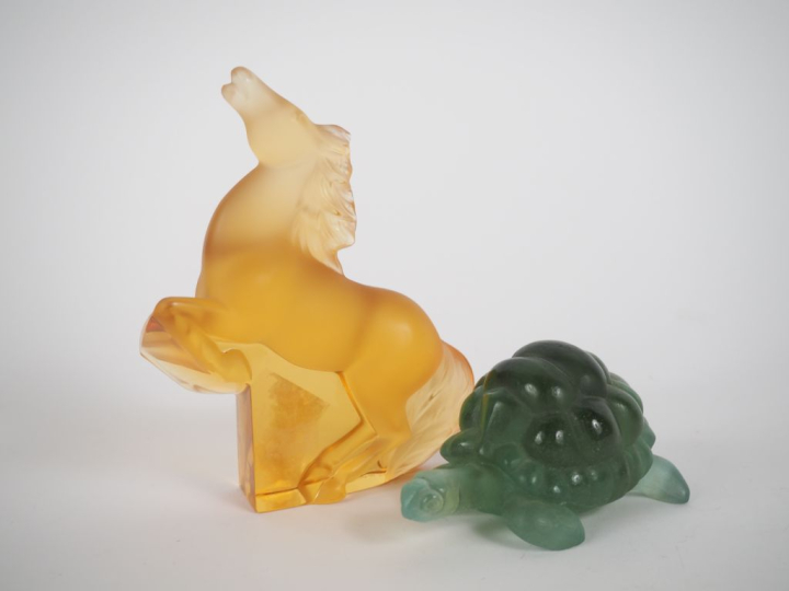 LALIQUE France. Sujet en cristal, "étalon". Signé. Dim. 14 x 12 cm.  O