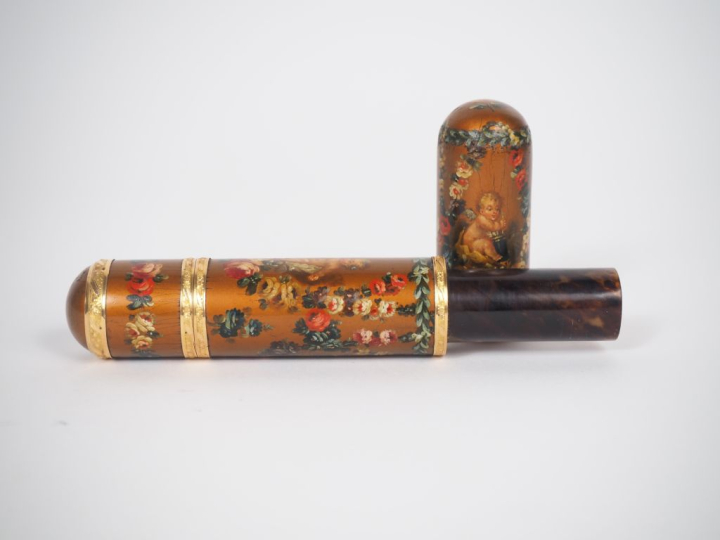 Etui Napoléon III de style Louis XVI en vernis martin et pomponne, à d