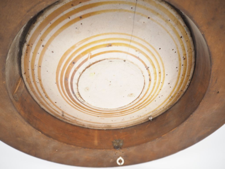 Assiette XVIème en faïence italienne lustrée à décor émaillé polychrom