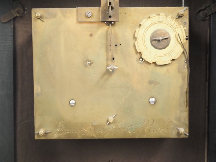 Pendule religieuse de style Louis XIV en marqueterie Boulle à décor de