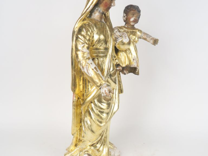 Ecole française XVIIIème. "Vierge à l'enfant". Sculpture en bois polyc
