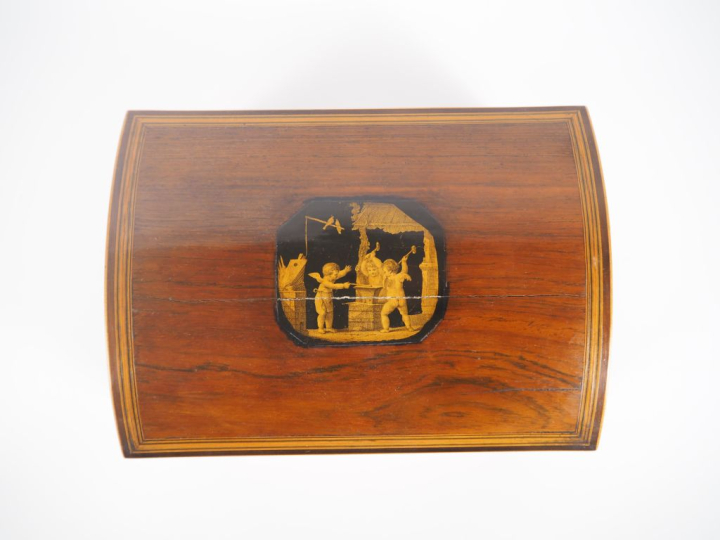 Coffret à bijoux Charles X en marqueterie à décor dans des réserves de