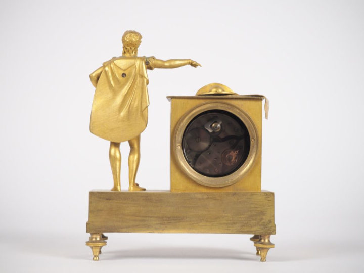 Pendulette Restauration en bronze doré et ciselé figurant Henri IV en 