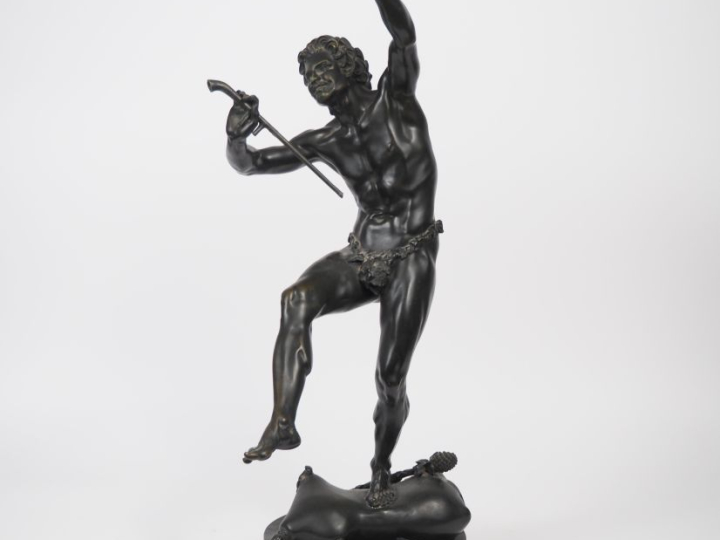 Eugène LEQUESNE. "Faune dansant". Sculpture en bronze à patine noire. 