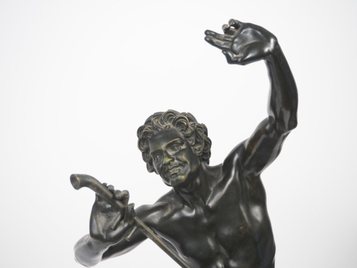 Eugène LEQUESNE. "Faune dansant". Sculpture en bronze à patine noire. 