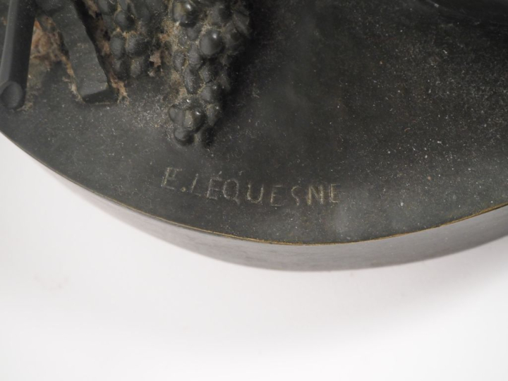 Eugène LEQUESNE. "Faune dansant". Sculpture en bronze à patine noire. 