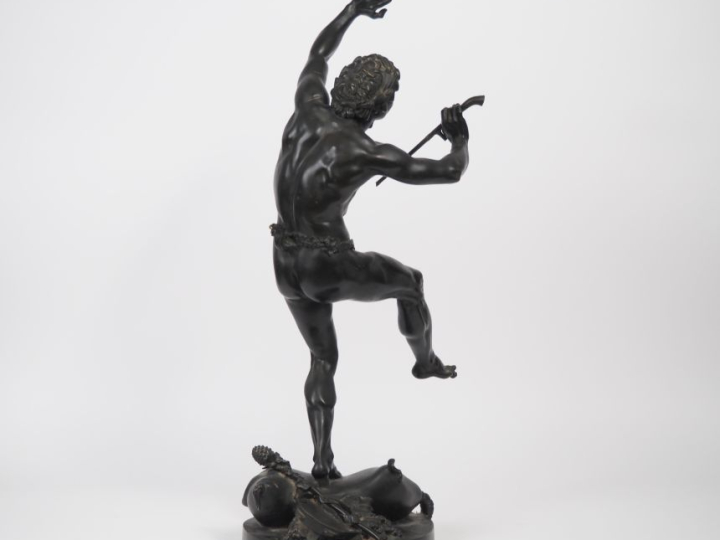 Eugène LEQUESNE. "Faune dansant". Sculpture en bronze à patine noire. 