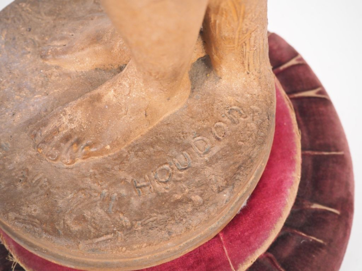 HOUDON (d'après). "L'hiver". Sculpture en terre cuite d'édition, sur u