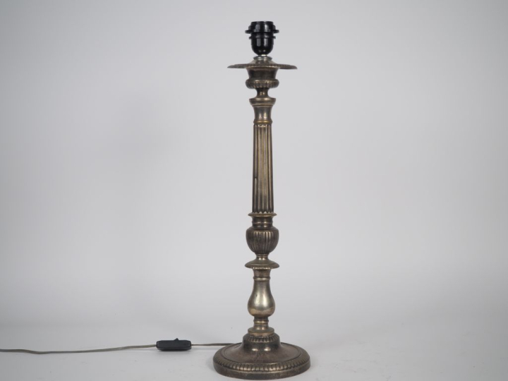 Pique-cierge Napoléon III de style Louis XVI en métal argenté à décor 