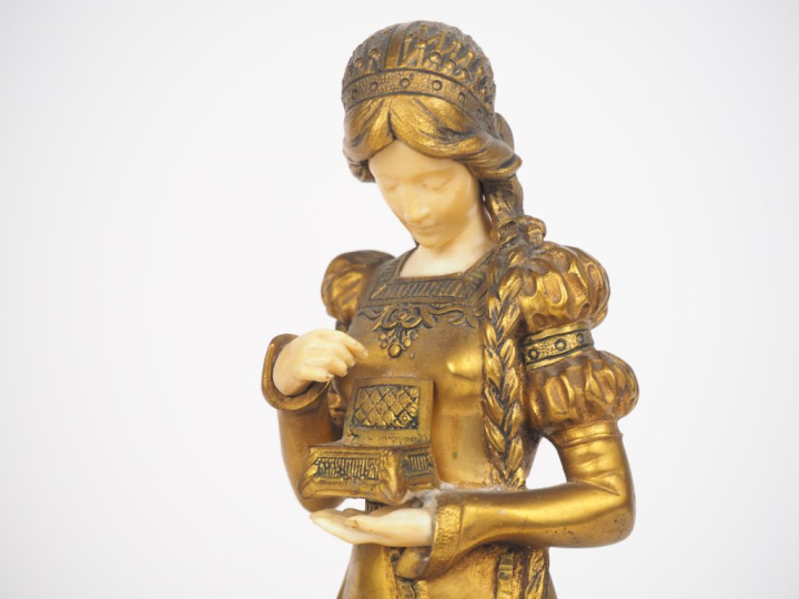 Dominique ALONZO. "Marguerite". Sculpture chryséléphantine sur un socl