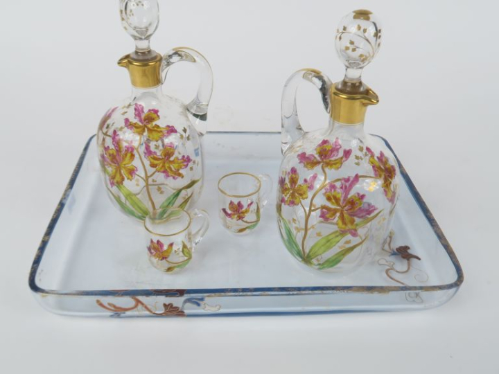 Partie de service à liqueur Art Nouveau en cristal à décor émaillé et 