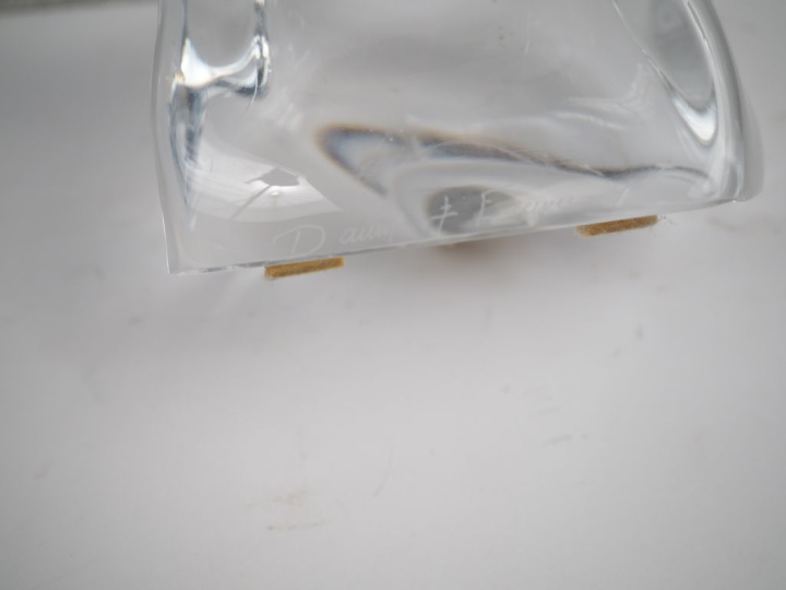 DAUM France. Paire de bougeoirs doubles en cristal. Signés. H. 24,5 cm