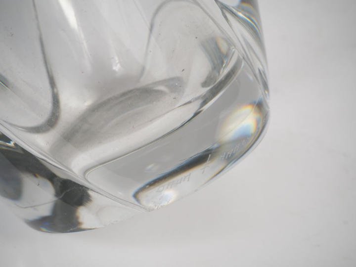 DAUM Nancy. Vase en cristal. Signé. Dim. 28 x 28 cm.