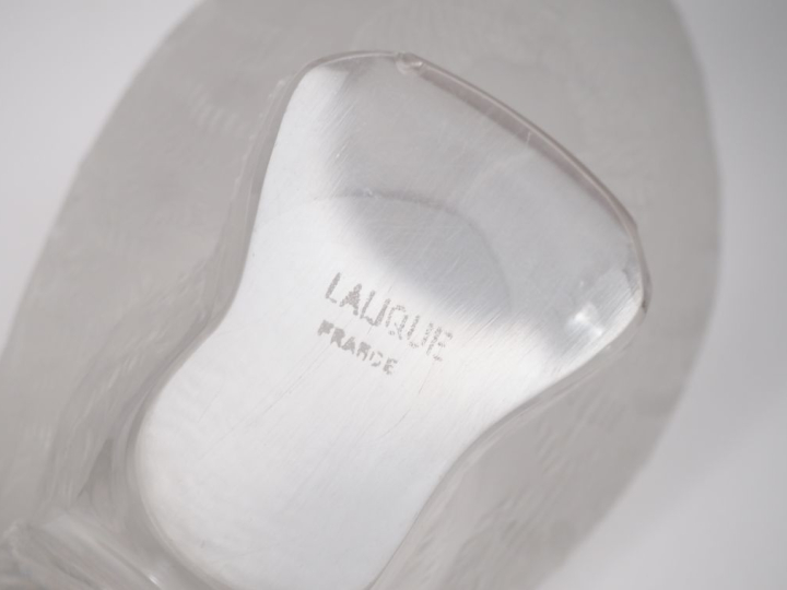 LALIQUE France. "Perdrix debout" et "Perdrix couchée" 2 presse-papiers