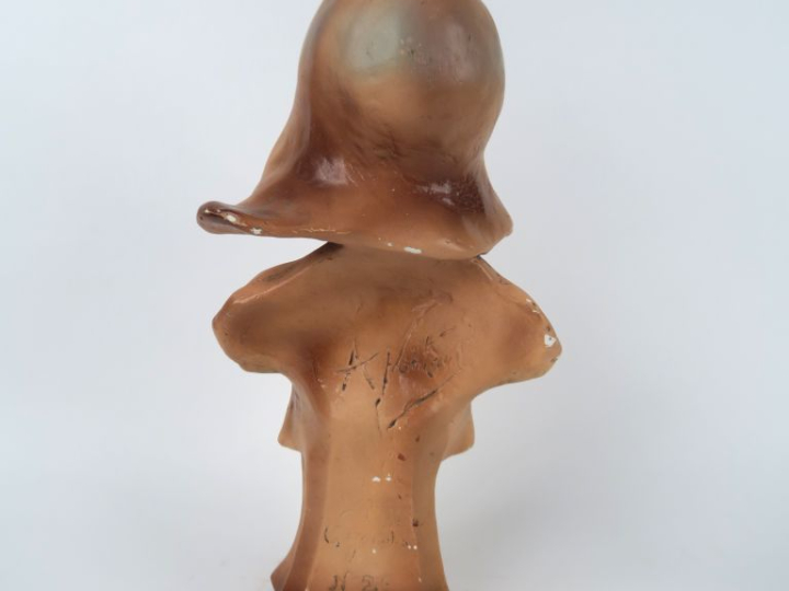 Ecole française début Xxème. "Jeune homme au bonnet". Moulage en plâtr