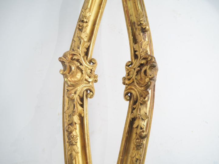 2 cantonnières en bois sculpté, mouluré et doré fin XVIIIème - début X