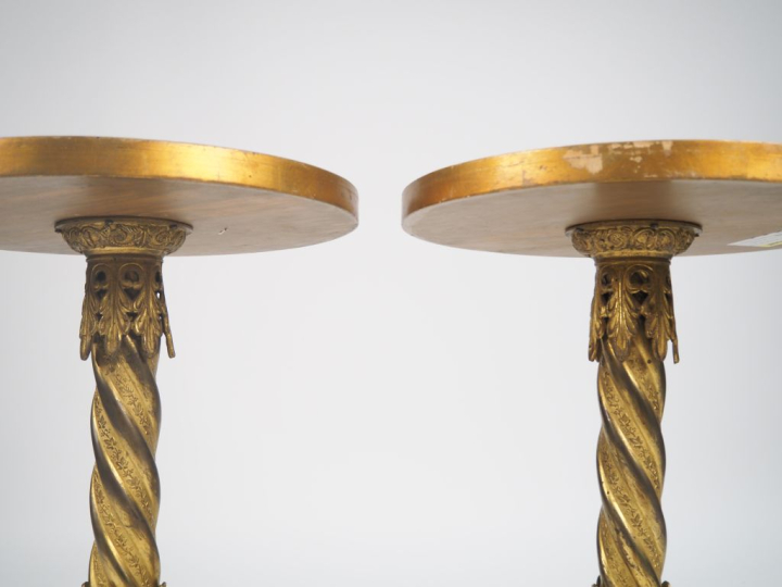 Paire de guéridons Napoléon III de style Renaissance en laiton à décor