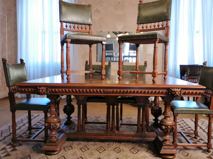 MILHAU à Carcassonne.  Ensemble de salle à manger Fin XIXème - début X