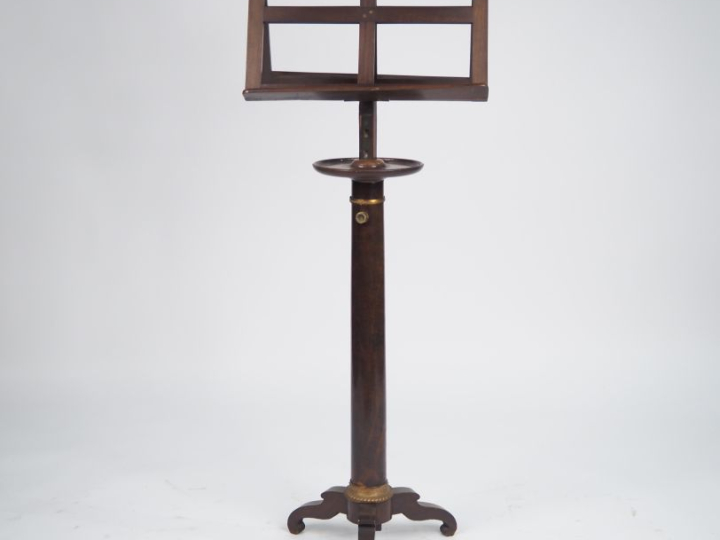 Lutrin de style Empire en acajou et placage d'acajou, ornementation de