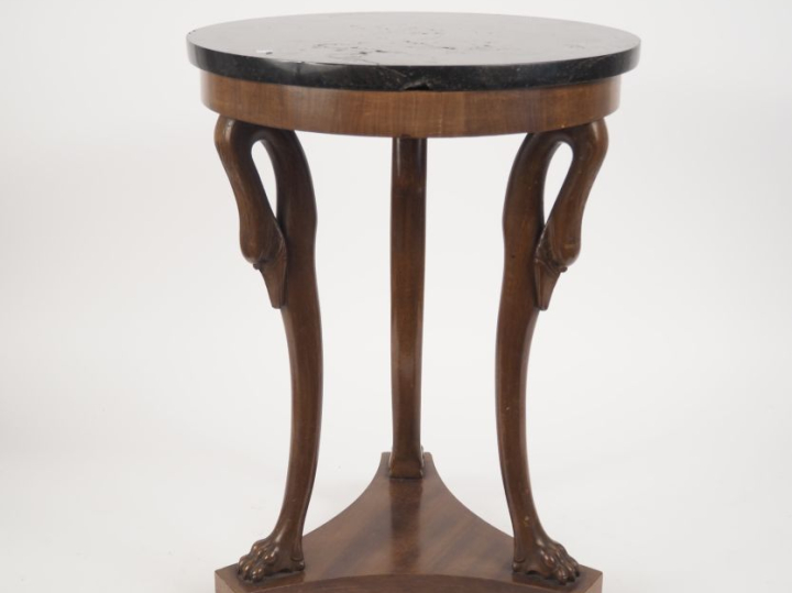 Guéridon Napoléon III de style Empire à plateau circulaire, montants à