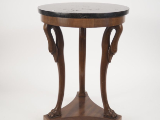 Vente aux enchères Guéridon Napoléon III de style Empire à plateau circulaire, montants à