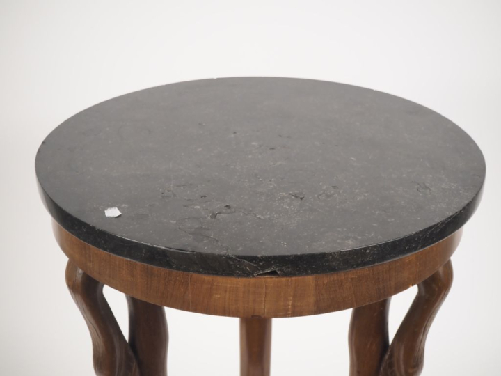 Guéridon Napoléon III de style Empire à plateau circulaire, montants à