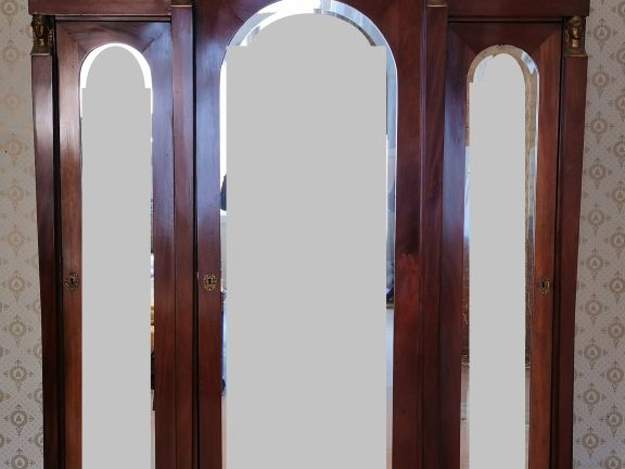 Mobilier de chambre à coucher Empire en acajou et placage d'acajou, or