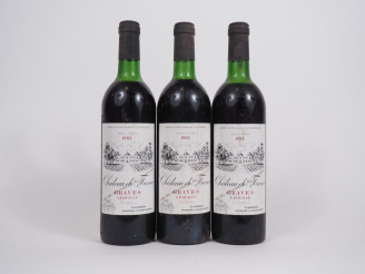 Vente aux enchères 3 BOUTEILLES CHÂTEAU DE FRANCE GRAVES 1982 - 1 BG/2 HEP/ETS