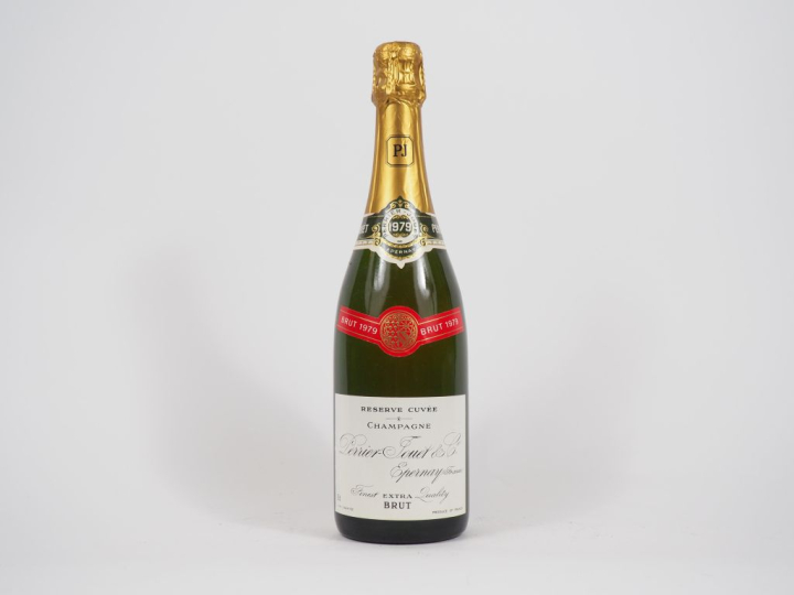 1 BOUTEILLE CHAMPAGNE PERRIER JOUET 'RÉSERVE CUVÉE' - 1979 - COFFRET