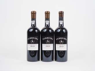 Vente aux enchères 3 BOUTEILLES PORTO FERREIRA "LATE BOTTLED VINTAGE PORTO" - 2010 : 1 CA