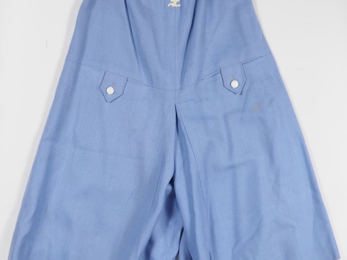 COURREGES, Paris Jupe culotte de couleur lavande en fibranne (100%).  