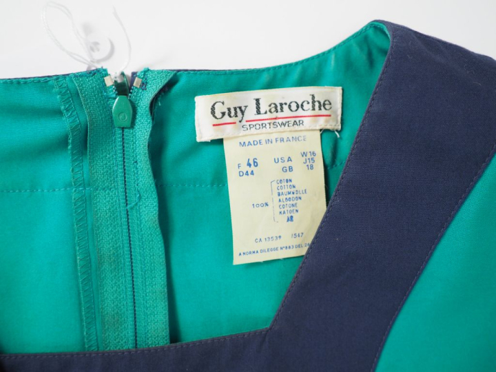 Guy LAROCHE, Sportswear Robe à manches courtes et épaulettes en coton 