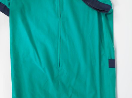 Guy LAROCHE, Sportswear Robe à manches courtes et épaulettes en coton 