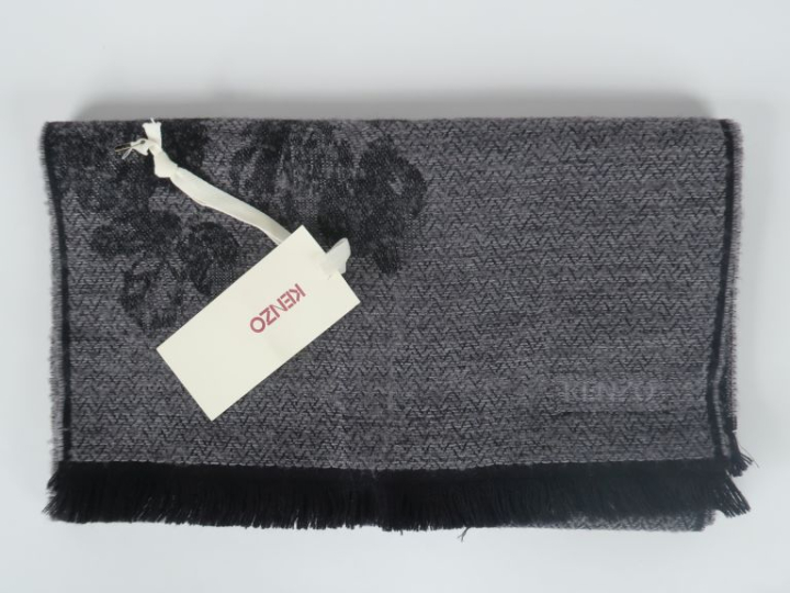 KENZO Echarpe à chevrons en laine (95%) et polyamide (5%), noir et gri