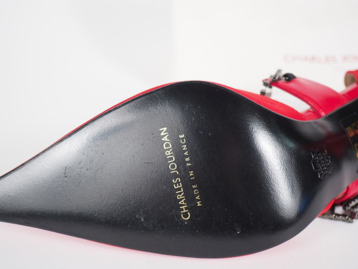 Charles JOURDAN, Paris Paire d'escarpins à talon aiguille en soie ou i