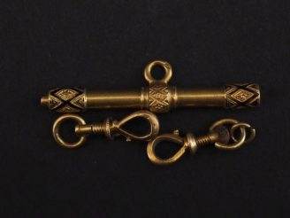 Vente aux enchères Ensemble comprenant un élément de giletière Napoléon III en or jaune 7