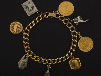 Vente aux enchères Bracelet souple en or jaune 750, maille gourmette, agrémenté de huit p