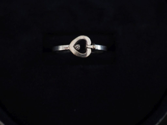 Vente aux enchères FRED  Bague, Pretty Woman, mini modèle en or blanc 750, à décor de cœu
