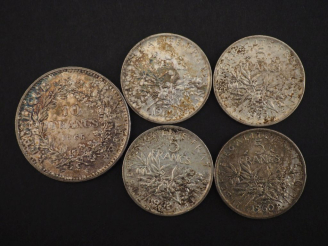 Vente aux enchères Ensemble comprenant :  - une pièce de 10 Francs en argent, 1965. - qua