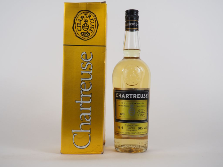 1 BOUTEILLE CHARTREUSE JAUNE PERIODE 1982-1992 - ETA - ÉTUI ACCIDENTÉ