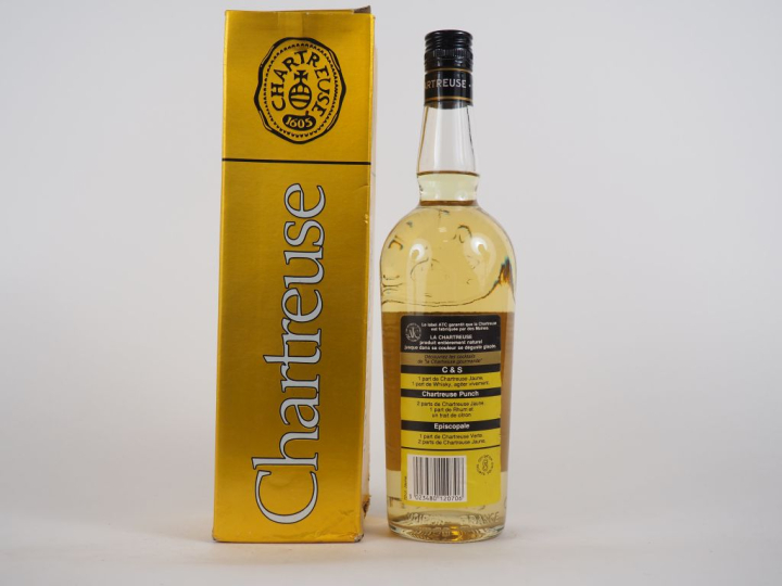 1 BOUTEILLE CHARTREUSE JAUNE PERIODE 1982-1992 - ETA - ÉTUI ACCIDENTÉ