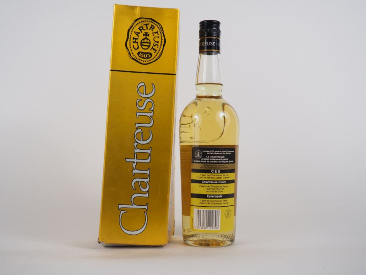 1 BOUTEILLE CHARTREUSE JAUNE PERIODE 1982-1992 - ELA - FOND ÉTUI ACCID