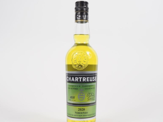 Vente aux enchères 1 BOUTEILLE (50 CL) CHARTREUSE JAUNE EPISCOPALE "FOUS DE CHARTREUSE" -